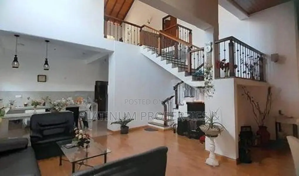 21.5 Perch Luxury House For Sale In Moratuwa - 100m to Galle Road