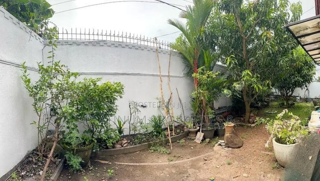 Super Luxury 7BR House For Sale In Battaramulla Koswatta