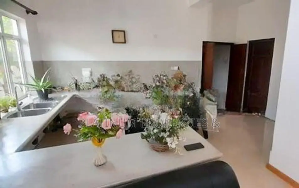 21.5 Perch Luxury House For Sale In Moratuwa - 100m to Galle Road