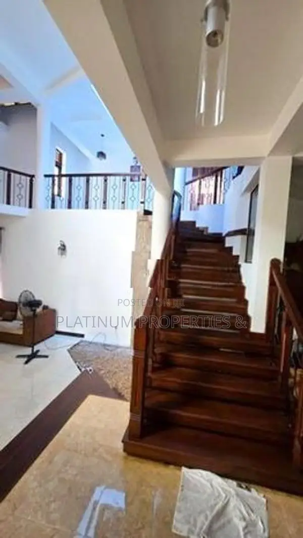 21 Perch Super Luxury 5BR House For Sale In Maharagama Wattegedara