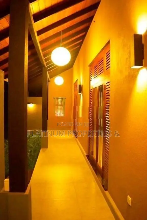 60P Super Luxury Fully Furnished House With Pool For Sale In Kottawa