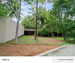 රාජගිරිය හන්දියට ආසන්නව බිම් කොටස් විකිණීමට