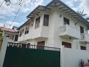 මොරටුව, නිදන කාමර 4ක නිවසක් සහ යාබද මහල් නිවාස 2ක් විකිණීමට ඇත