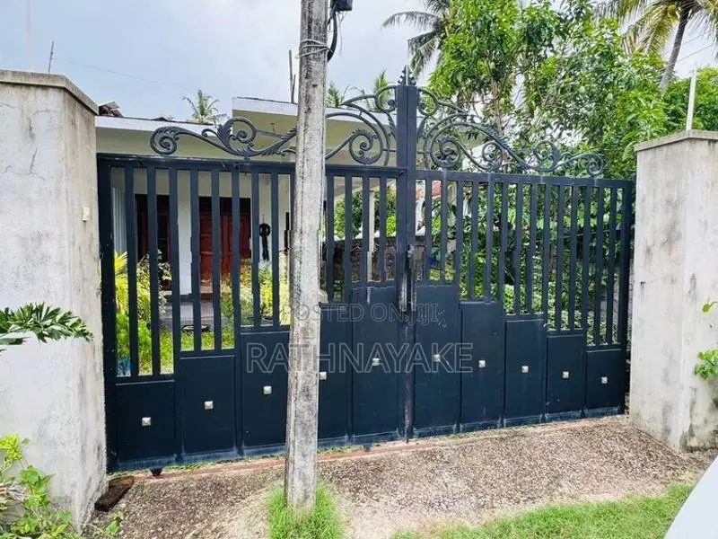 Fully Furnished New House For Rent in Wennappuwa