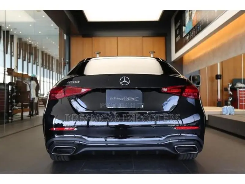 Mercedes Benz C200 AMGLine 2025