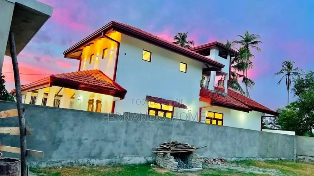 Katuwapitiya Area All Completed Single Storey House for Sale In Negomb