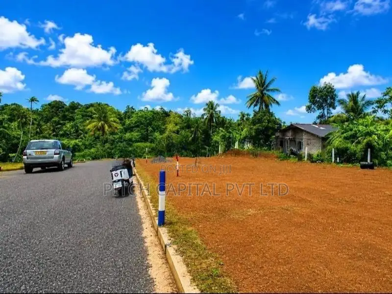 Kalutara ටවුමට සමීපයෙන් සුපිරි බිම්කොටස්