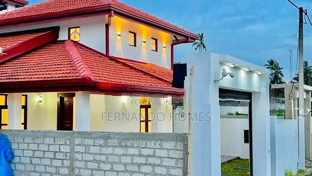 Katuwapitiya Area All Completed Single Storey House for Sale In Negomb