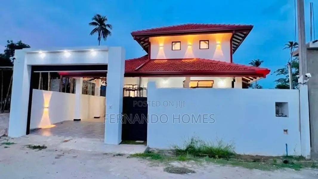 Katuwapitiya Area All Completed Single Storey House for Sale In Negomb