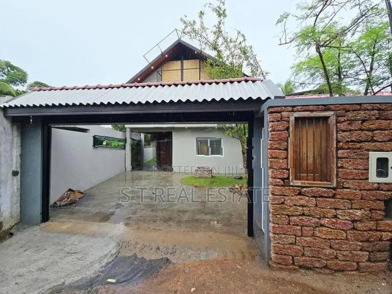 Modern Designed Luxury Villa For Sale in Piliyandala