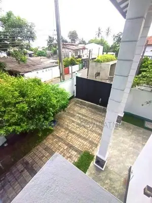 Luxury House For Sale in Bokundara Piliyandala