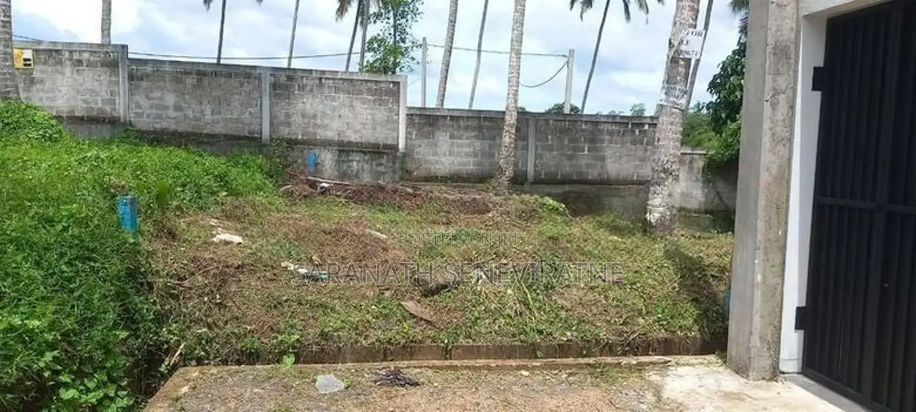 Land in Kahathuduwa Kesbewa GATED COMMUNITY Swimming GYM