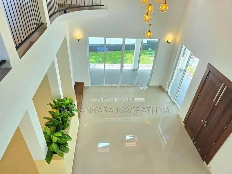 Bricks Walls - Luxury House For Sale in Piliyandala With 14 P