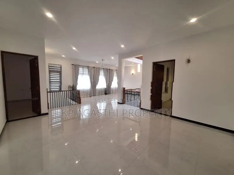 Luxury House for Sale Thalawathugoda Battaramulla