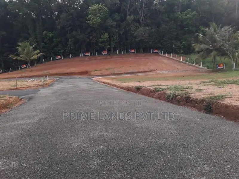 අලව්ව දුම්රියපොළට අසන්නයෙන් ඉඩමක් විකිණීමට