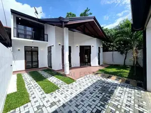 Almost New Luxury 2 Story House For Sale In Kottawa