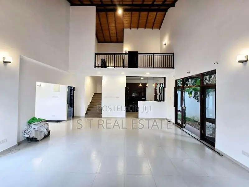 Almost New Luxury 2 Story House For Sale In Kottawa