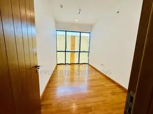 Luxurious Capital Twinpeaks 3 BR apartment For Sale In Colombo 02