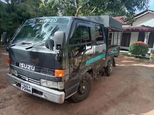 Isuzu 250 Crew Cab 1983