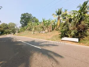 කල්එලිය ප්‍රධාන පාරට මුහුනලා ‎ ඉඩමක්