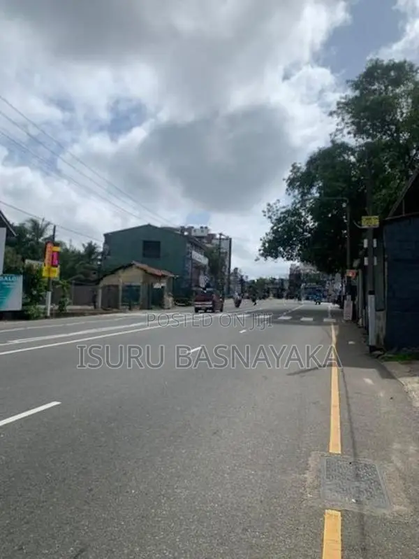 Maharagama Pannipitiya 1000sqf Business Place for Rent