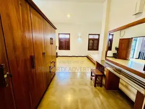 5BR Nugegoda Luxurious House for Sale
