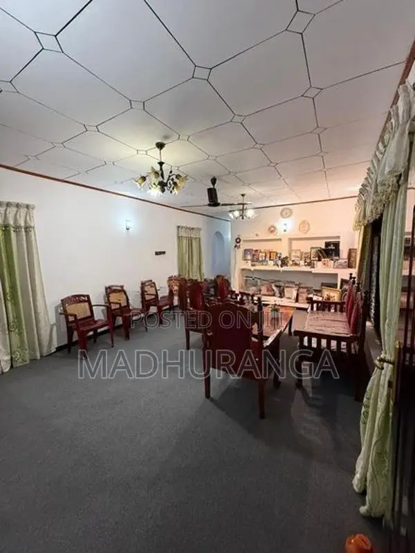 Beautiful 5-Bedroom House for Sale Hambantota