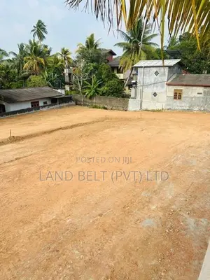 Land for Sale මාකුඹුර
