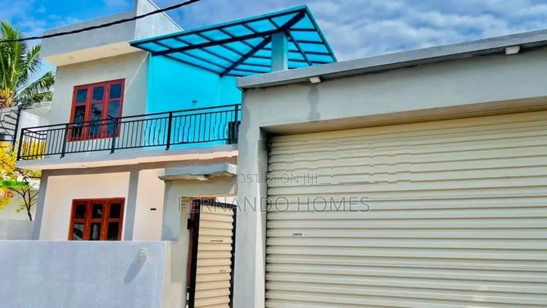 Latest An Upstairs Home Newly Built For Sale in Negombo Miriswatta Are