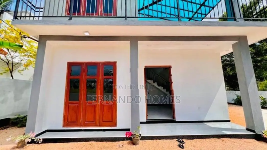 Latest An Upstairs Home Newly Built For Sale in Negombo Miriswatta Are