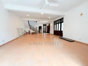 Modern 3 Storey Independent House For Rent In Colombo-6(Close to HC)