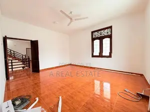 Modern 3 Storey Independent House For Rent In Colombo-6(Close to HC)