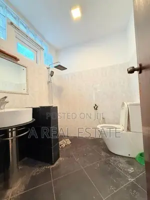 Modern 3 Storey Independent House For Rent In Colombo-6(Close to HC)