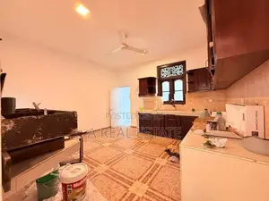 Modern 3 Storey Independent House For Rent In Colombo-6(Close to HC)