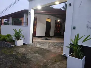 මාලබේ, විහාර මාවතේ පිහිටි කාමර 3 ක නිවසක් විකිණීමට ඇත. (ID : AGMP023S)