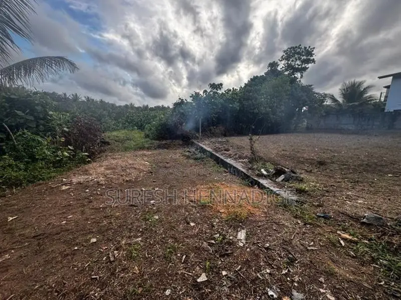 Land for Sale in Mathugama Main Road
