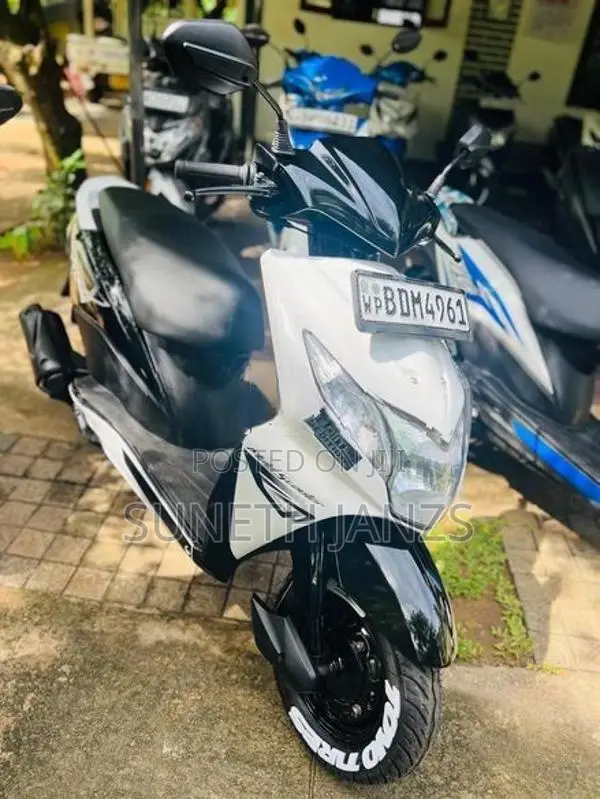 Honda Dio Black/White 2016