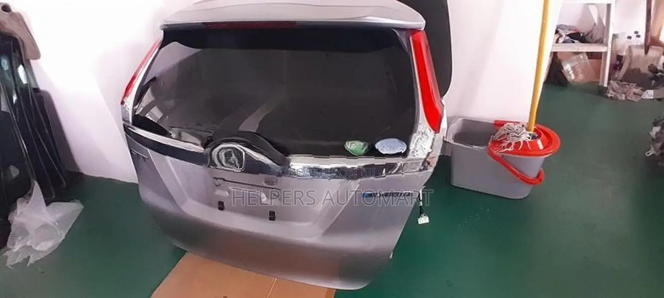 Honda Fit Gp5 Dicky Door