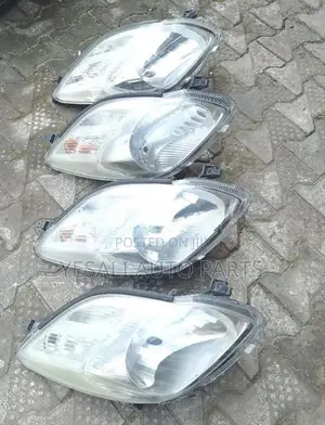 Toyota Vitz ( Ksp 90) Head Lamps