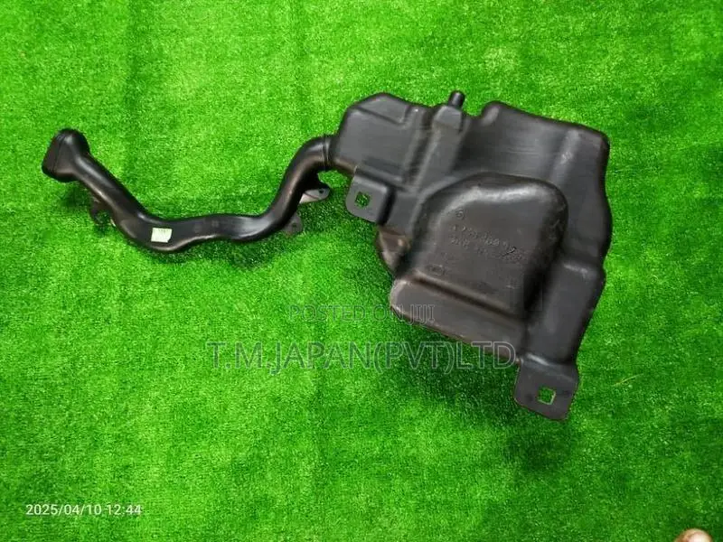 Mercedes Benz B Class W246 Windscreen Washer Bottle
