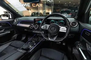 Mercedes Benz GLB 200 AMG Premium Plus 2025