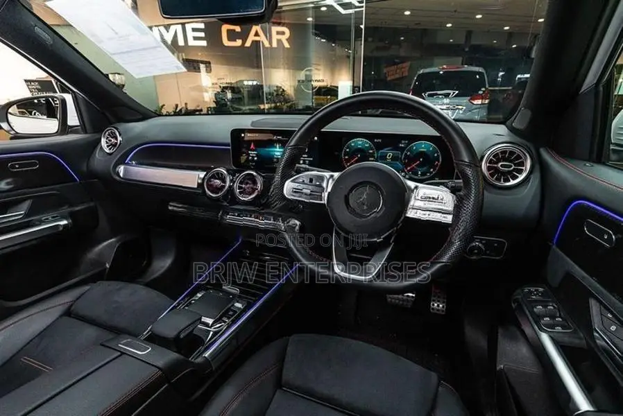 Mercedes Benz GLB 200 AMG Premium Plus 2025
