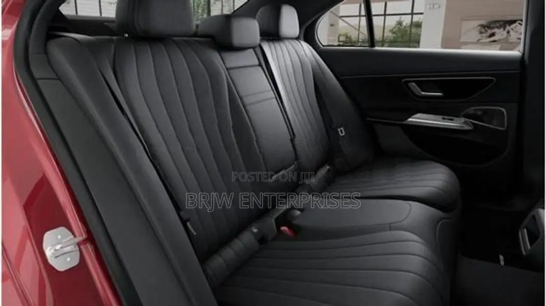 Mercedes Benz E200 AMG Premium Plus 2025