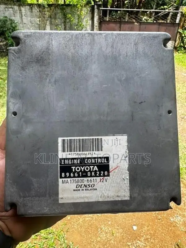 Toyota Hilux ECU Control Unit 2KD
