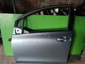 Toyota Vitz Ksp90 Left Front Door complete