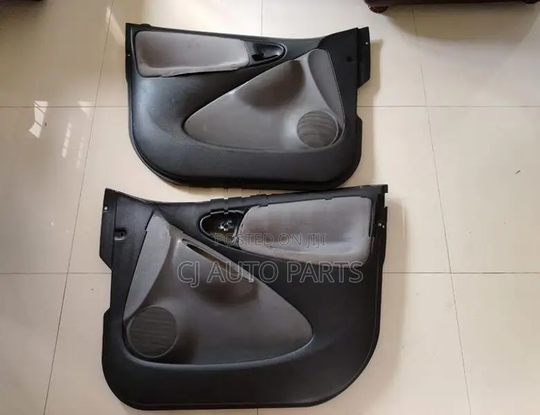 Toyota Vitz SCP10 Door Boards