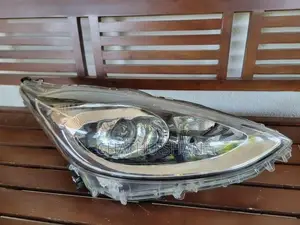 Toyota Aqua Head Light
