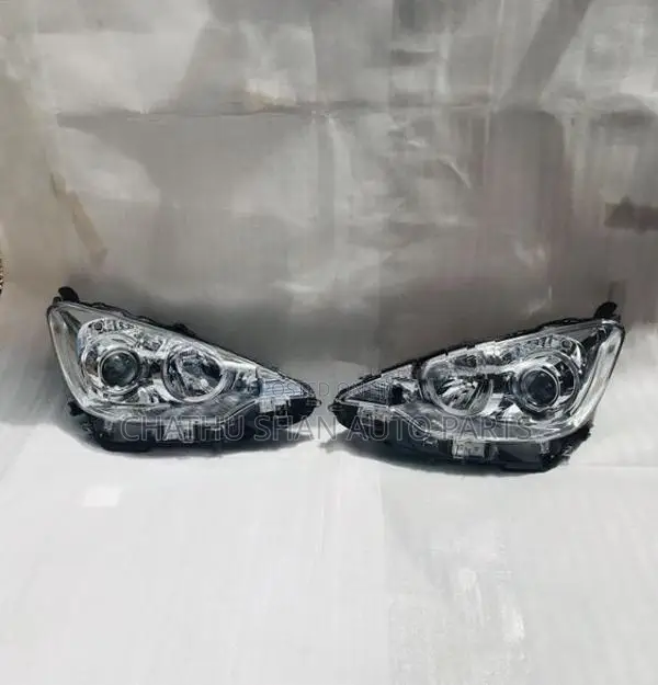 Toyota Aqua Head Light