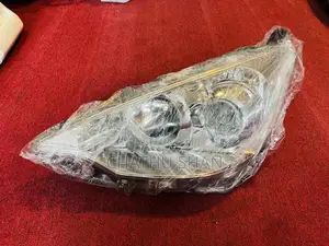 Toyota Aqua Head Light