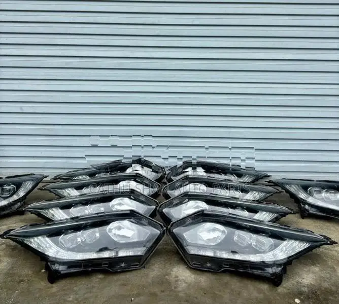 Honda Vezel Head Light